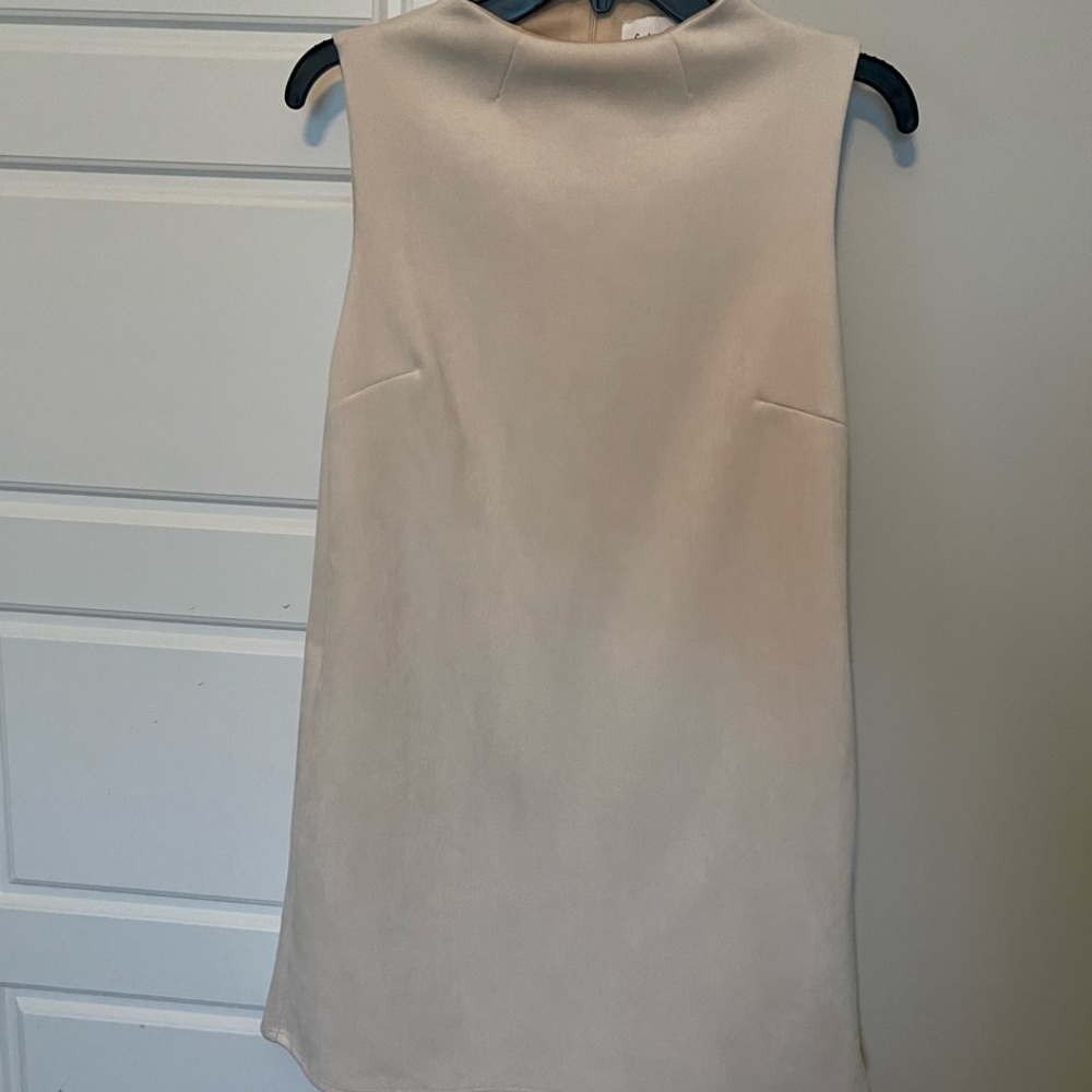 Chic Sleeveless Ivory/Beige Dress